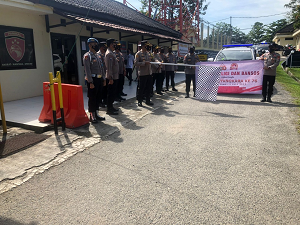 Hari Bhayangkara Ke 76, Kapolres Way Kanan Salurkan Bansos Religi di Tempat Ibadah